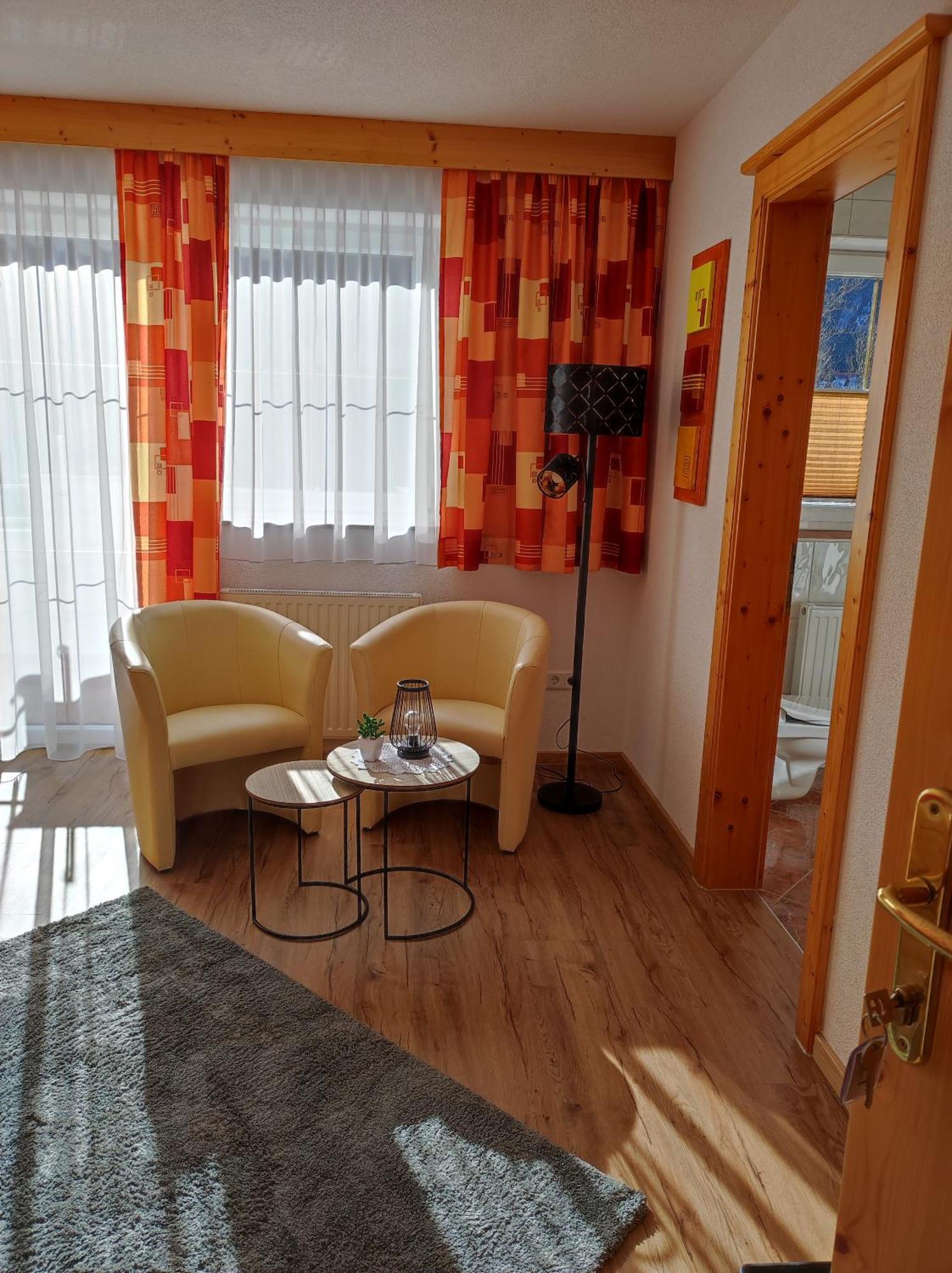 Gaestehaus Maria - Privatzimmer Nassereith Exterior photo